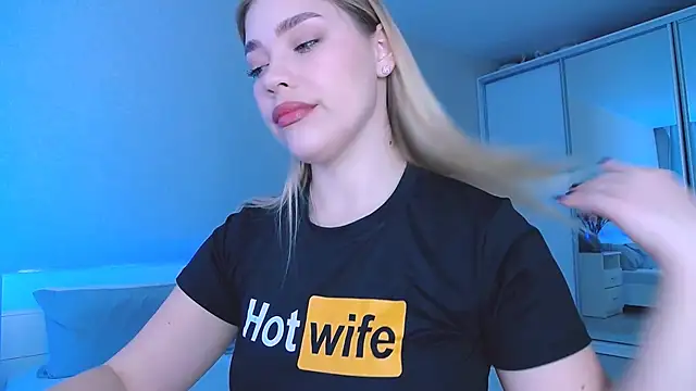 Snapshot of DIANAxxxDIAMOND chatting on 13, 10, 2025 DIANAxxxDIAMOND online show from 13, 10, 2025