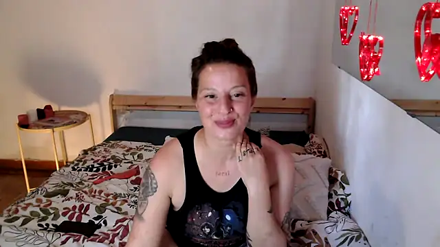 Snapshot of vitoriavaz chatting on 7, 5, 2026 vitoriavaz online show from 7, 5, 2026