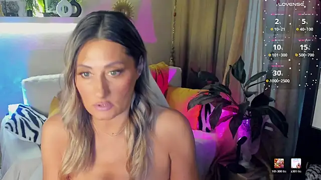 SarahAlluring online show from 25, 5, 2026