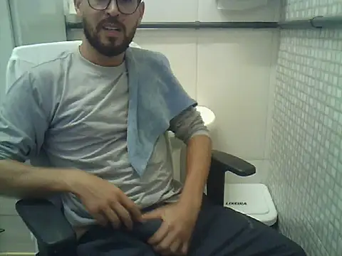 Snapshot of pdasgyn chatting on 6, 7, 2026 pdasgyn online show from 6, 7, 2026