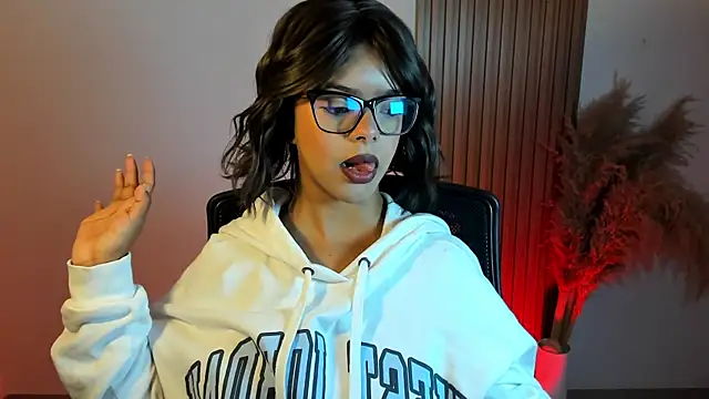 Milabrown  online show from 16, 10, 2025