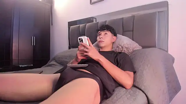 AndresM001 online show from 9, 4, 2026