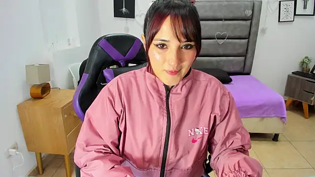 Snapshot of Tania_Duque chatting on 17, 7, 2026 Tania Duque online show from 17, 7, 2026