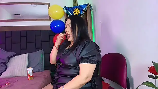 Snapshot of EllenaBoobs_ chatting on 3, 7, 2026 EllenaBoobs online show from 3, 7, 2026