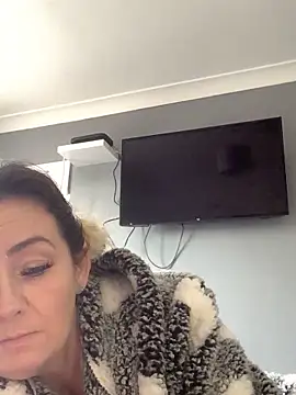 GoldenSquirter online show from 25, 11, 2025