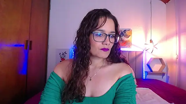 Snapshot of Rose_Thompson1 chatting on 13, 3, 2025 Rose Thompson1 online show from 13, 3, 2025