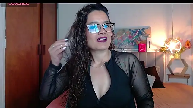 Snapshot of Rose_Thompson1 chatting on 29, 9, 2025 Rose Thompson1 online show from 29, 9, 2025