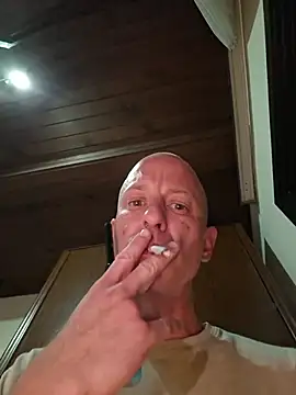 Snapshot of svenpfeifer chatting on 8, 7, 2026 svenpfeifer online show from 8, 7, 2026