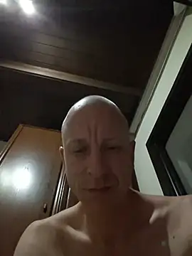 Snapshot of svenpfeifer chatting on 13, 7, 2026 svenpfeifer online show from 13, 7, 2026