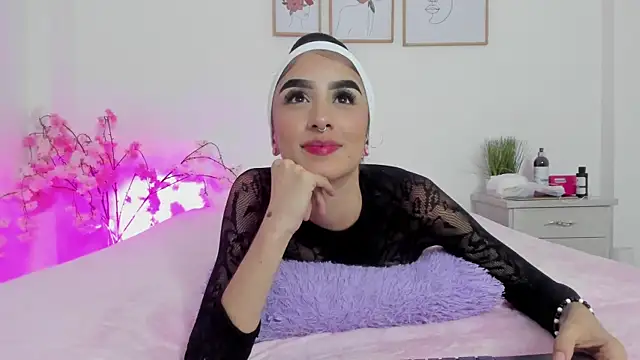 alana 111 online show from 24, 10, 2025