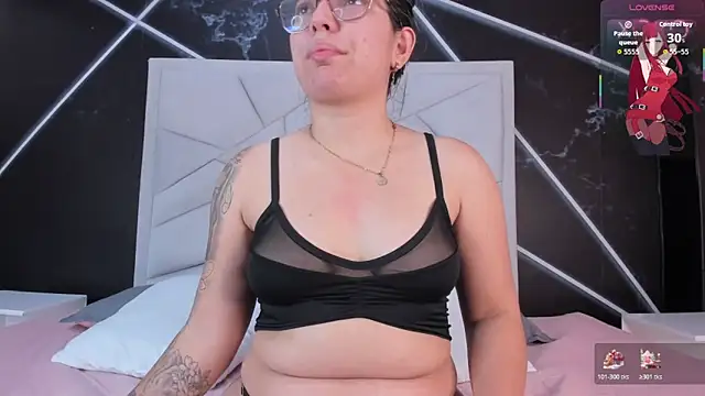 Snapshot of JulietSofia chatting on 18, 5, 2026 JulietSofia online show from 18, 5, 2026