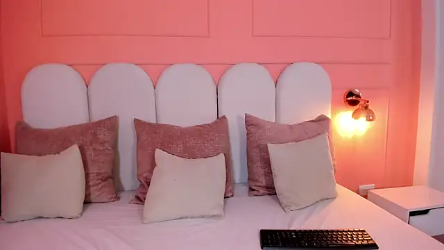 eva sainnt online show from 2, 11, 2025