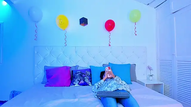 Zaira Angel online show from 13, 11, 2025