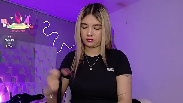 natasha  black online show from 5, 11, 2025