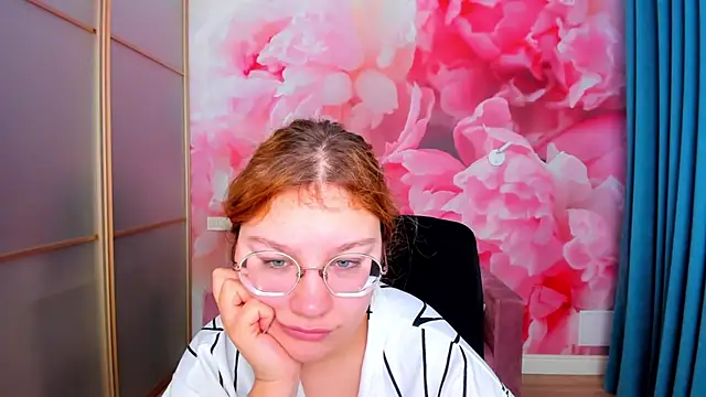 AngelinaLow online show from 15, 2, 2026