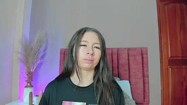 Snapshot of BeckyVidal chatting on 7, 11, 2025 BeckyVidal online show from 7, 11, 2025