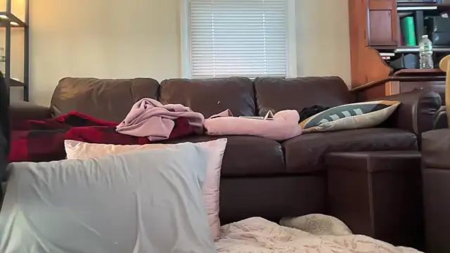 SpaceCowWhore online show from 1, 10, 2025