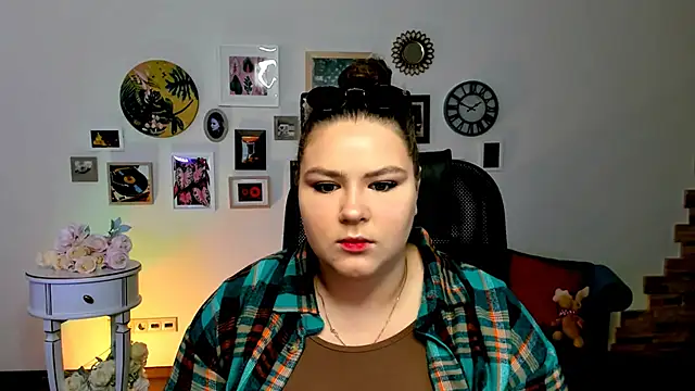 Snapshot of FlorenceAnderson chatting on 22, 3, 2025 FlorenceAnderson online show from 22, 3, 2025