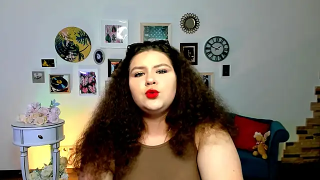 Snapshot of FlorenceAnderson chatting on 22, 3, 2025 FlorenceAnderson online show from 22, 3, 2025