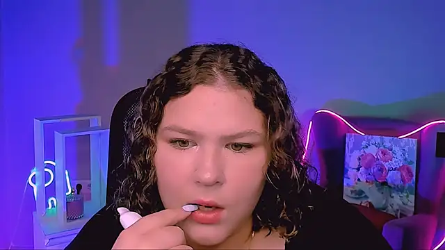 Snapshot of FlorenceAnderson chatting on 14, 9, 2025 FlorenceAnderson online show from 14, 9, 2025