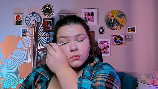 Snapshot of FlorenceAnderson chatting on 25, 9, 2025 FlorenceAnderson online show from 25, 9, 2025