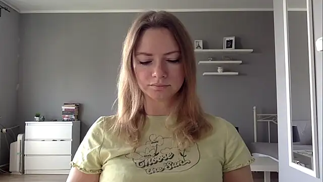 Snapshot of MillieShow chatting on 10, 9, 2025 MillieShow online show from 10, 9, 2025