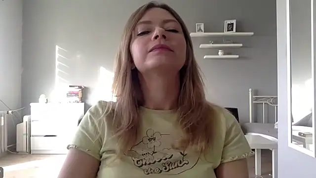 Snapshot of MillieShow chatting on 13, 10, 2025 MillieShow online show from 13, 10, 2025