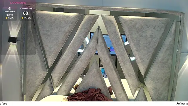 Alice 26  online show from 18, 11, 2025