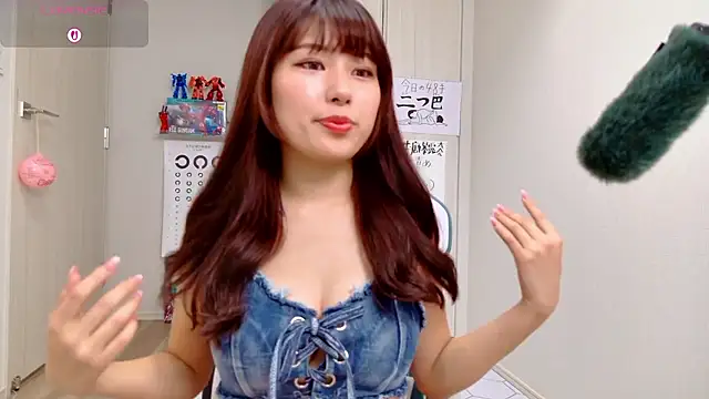 Snapshot of miharu01 chatting on 16, 10, 2025 miharu01 online show from 16, 10, 2025