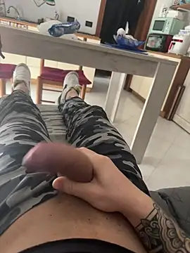 Snapshot of impaolo20 chatting on 13, 3, 2025 impaolo20 online show from 13, 3, 2025