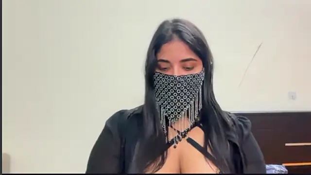 Snapshot of Tamil_hot_whiskey_girl chatting on 4, 8, 2026 Tamil hot whiskey girl online show from 4, 8, 2026