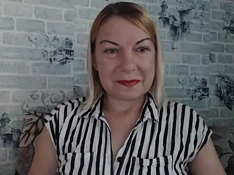 Lillia Ray online show from 9, 9, 2025