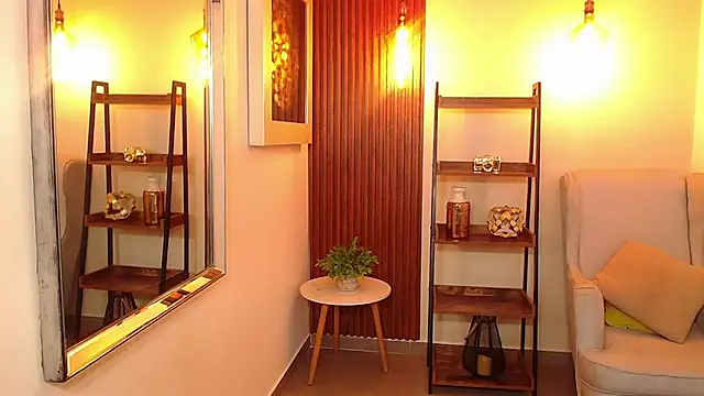 Coral Lise online show from 27, 11, 2025