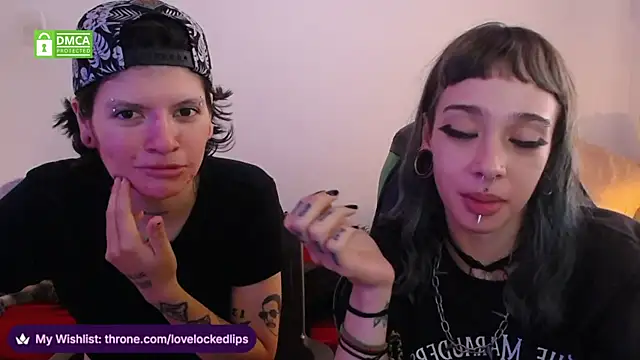 Snapshot of lovelockedlips chatting on 29, 3, 2026 lovelockedlips online show from 29, 3, 2026