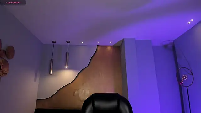 MaiaCollins online show from 7, 11, 2025