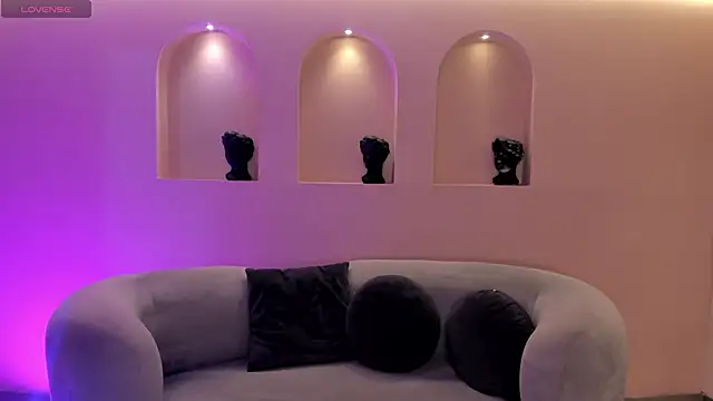 MaiaCollins online show from 1, 12, 2025