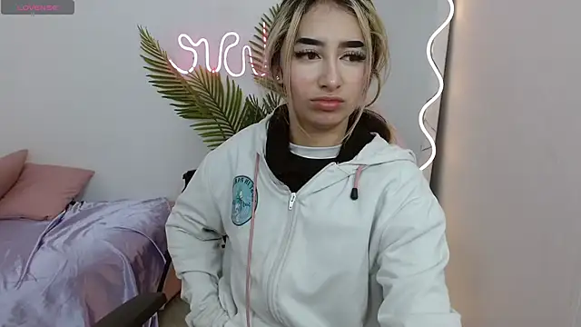 Snapshot of Malory_tay1 chatting on 19, 10, 2025 Malory tay1 online show from 19, 10, 2025