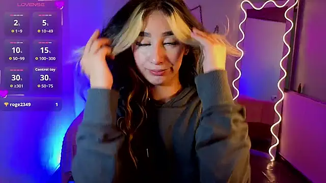 Snapshot of Malory_tay1 chatting on 23, 10, 2025 Malory tay1 online show from 23, 10, 2025