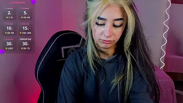 Snapshot of Malory_tay1 chatting on 29, 10, 2025 Malory tay1 online show from 29, 10, 2025