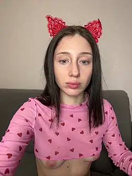 Snapshot of MiaaLoveeee chatting on 18, 3, 2025 MiaaLoveeee online show from 18, 3, 2025