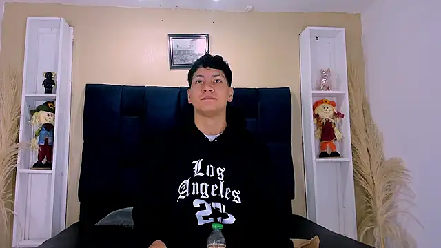 Jhojan twink online show from 7, 10, 2025