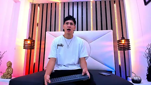 Jhojan twink online show from 25, 10, 2025