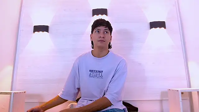 Jhojan twink online show from 1, 12, 2025