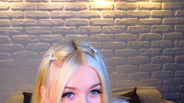 minigirl online show from 22, 3, 2025