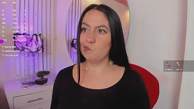 Snapshot of AliceCorner chatting on 24, 10, 2025 AliceCorner online show from 24, 10, 2025