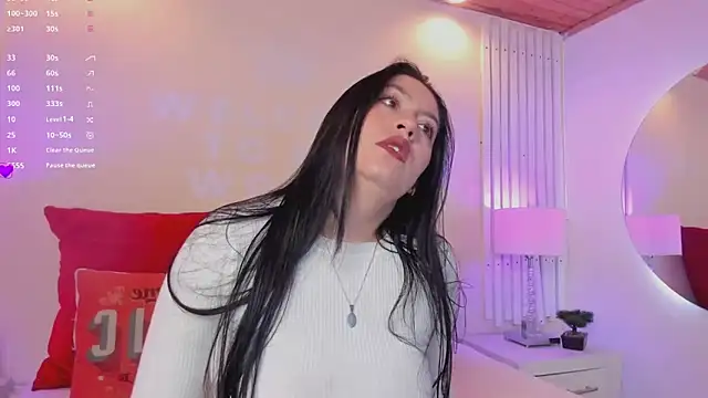 Snapshot of AliceCorner chatting on 12, 11, 2025 AliceCorner online show from 12, 11, 2025