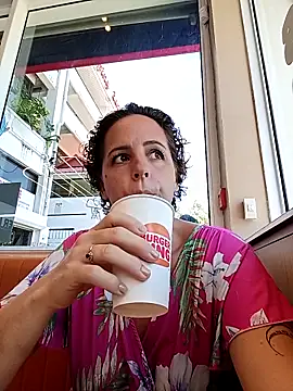 emiliemilf online show from 7, 4, 2026