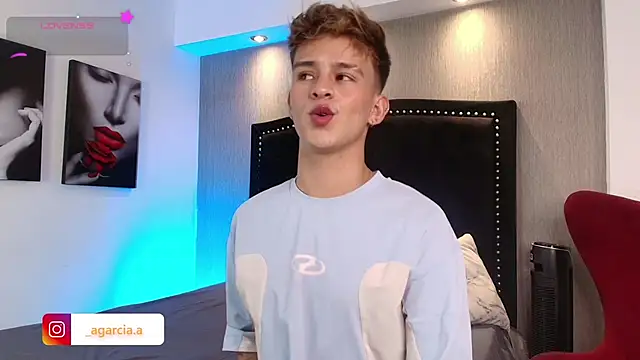 LiamWildx20 online show from 3, 2, 2026