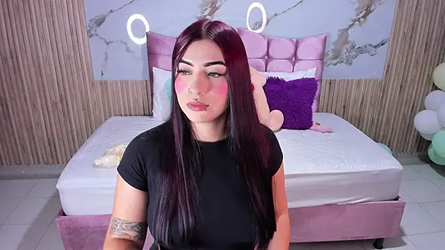 Nicolee19 online show from 7, 4, 2026