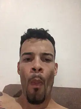 Snapshot of HenriquePhn chatting on 20, 6, 2026 HenriquePhn online show from 20, 6, 2026